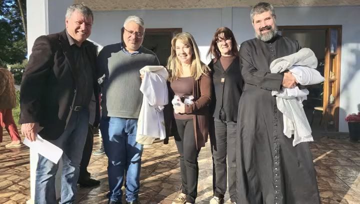 Prefeito Cido Ferrari, Padre Anderson Rodrigo, Márcia Ferrari, Claudete Contiero e Padre Maique Massufaro